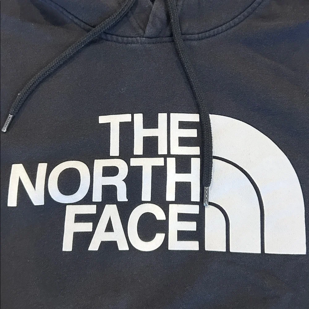 The North Face‎ Men’s Black Pullover Hoodie with Kangaroo Pocket Size M